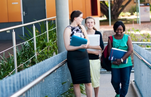 8 tips to ace your scholarship application